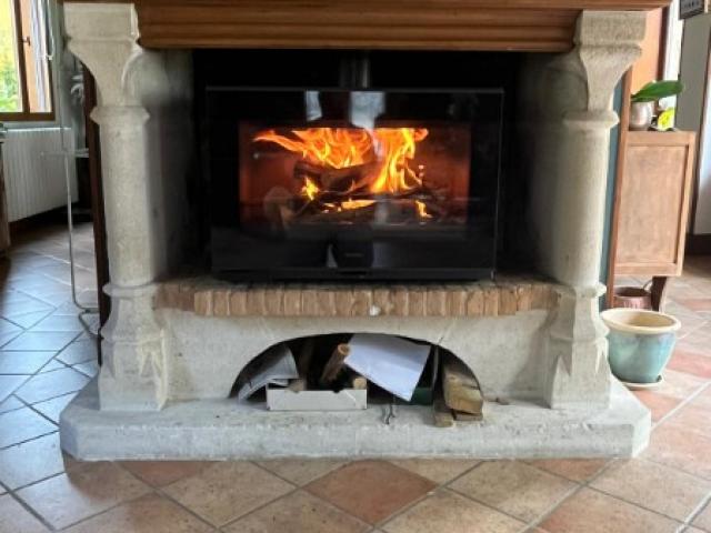 Installation d'un poêle à bois dans un insert cheminée sur le secteur de Darnétal